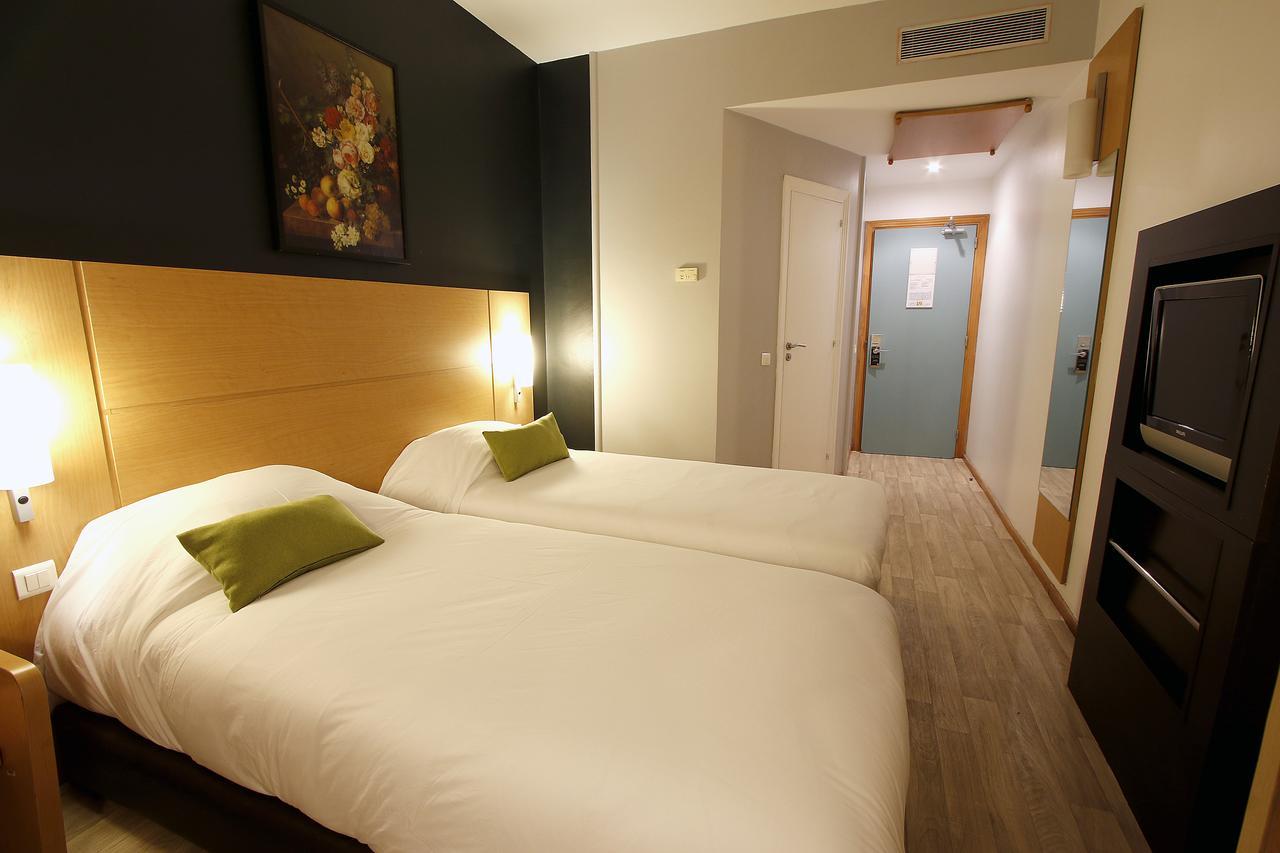 Ibis Fnideq Hotel Eksteriør billede