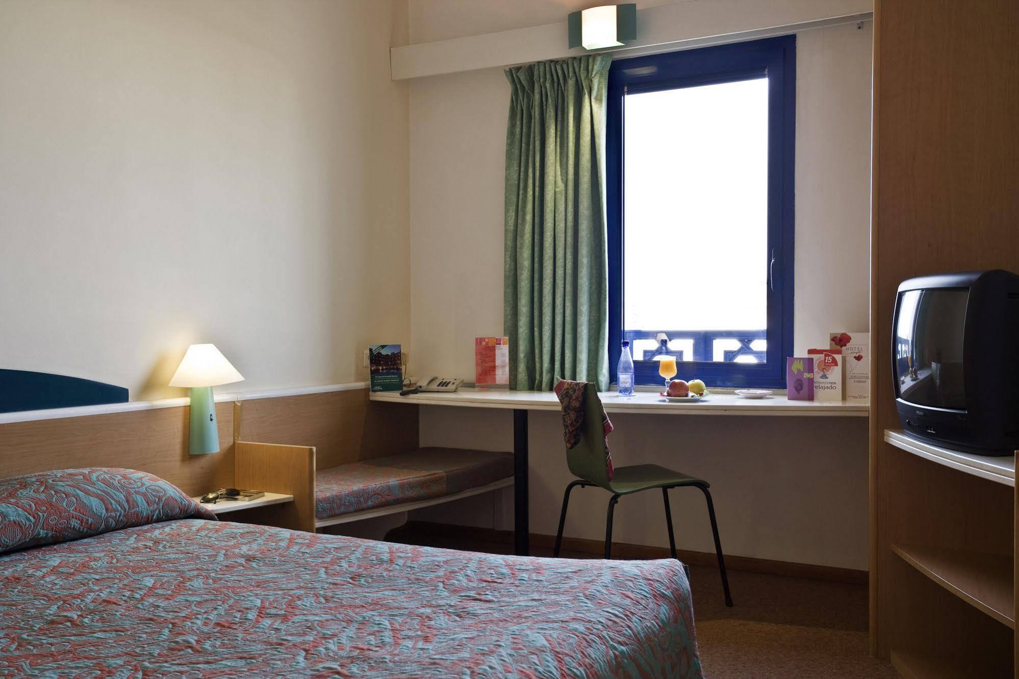 Ibis Fnideq Hotel Eksteriør billede