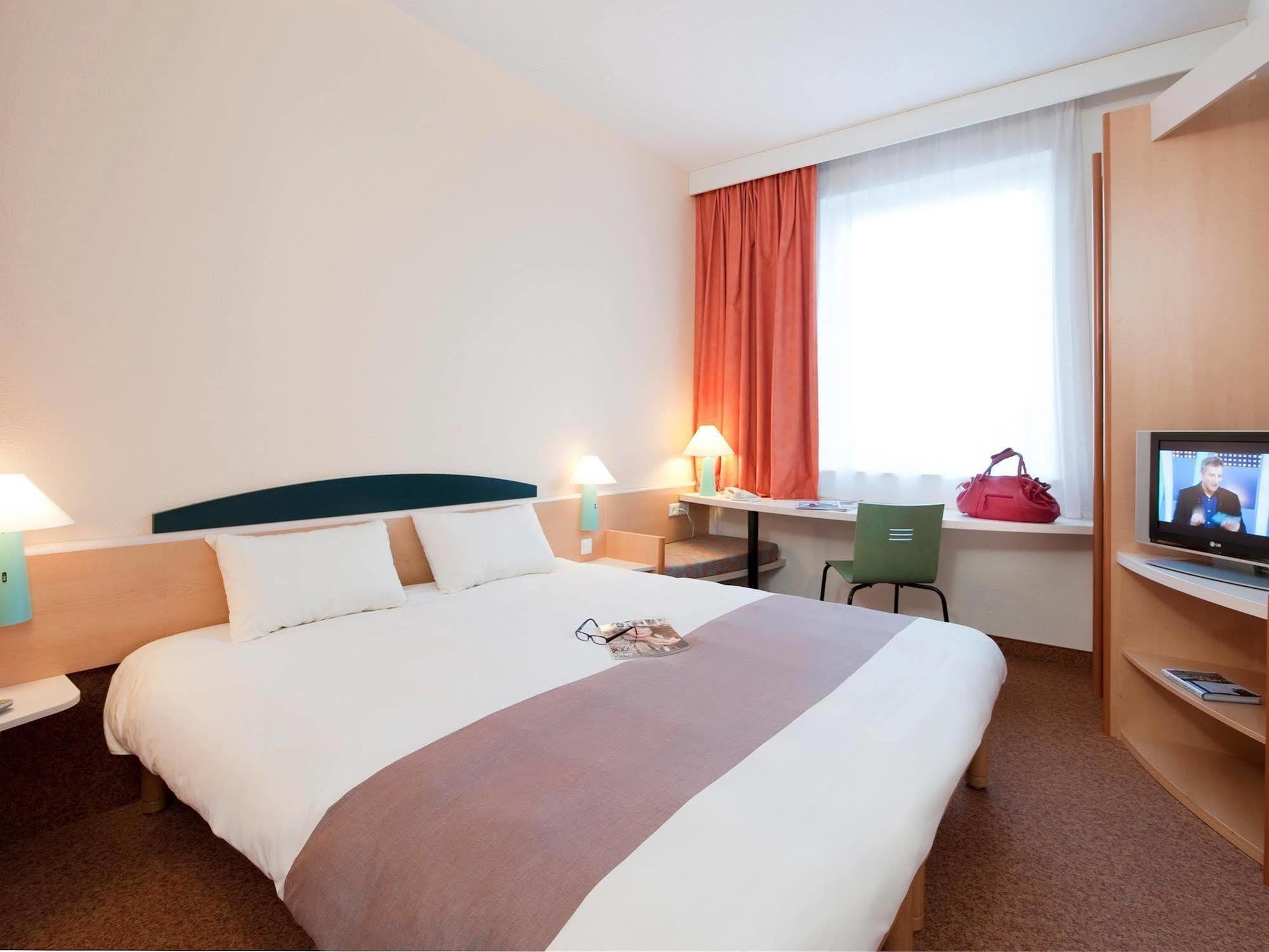 Ibis Fnideq Hotel Eksteriør billede